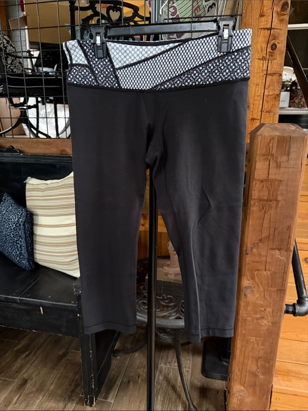 Lululemon cropped leggings Size 10